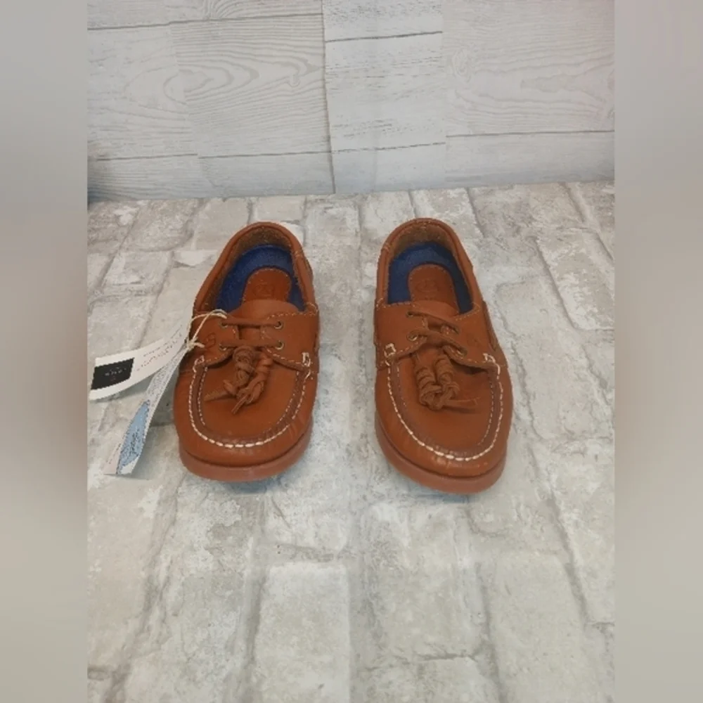Top Boroni NWT Men's Size 6.5 Brown Leather Boat Shoes‎